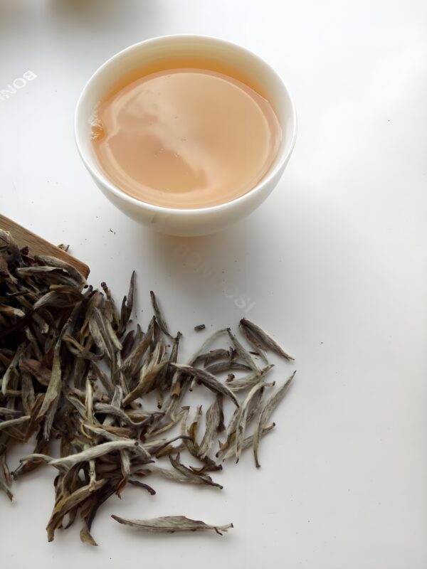 Baihao Yinzhen beli čaj (Bela Dlakava Srebrna Igle) - Image 3